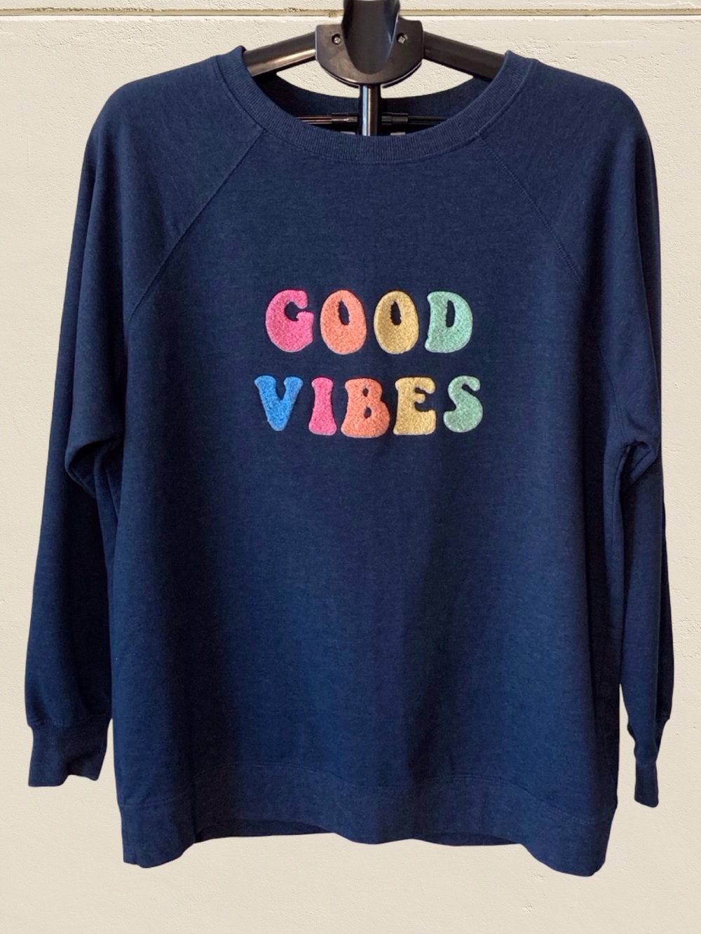 Wildfox Good Vibes Rainbow Graphic Sweatshirt Navy Women’s M NWOT